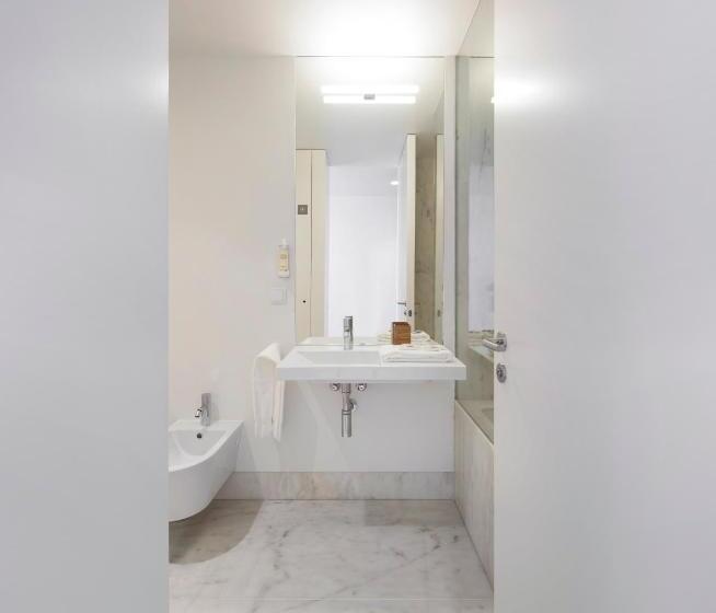 اتاق لوکس, Acarmazens Cogumbreiro