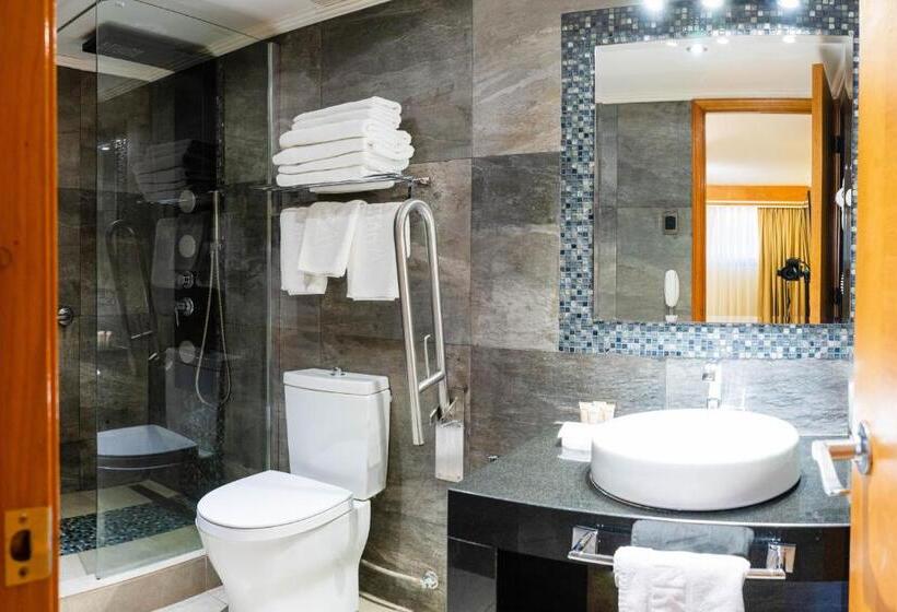 اتاق استاندارد چهار تخته, Ankara