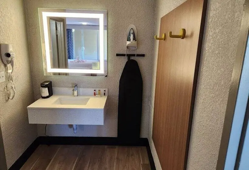 スイート, Days Inn By Wyndham Fort Pierce Midtown