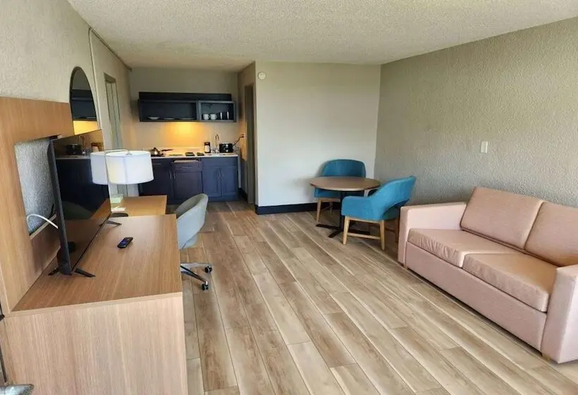 スイート, Days Inn By Wyndham Fort Pierce Midtown