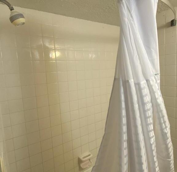 غرفة ديلوكس سرير كينج, Days Inn By Wyndham Fort Pierce Midtown