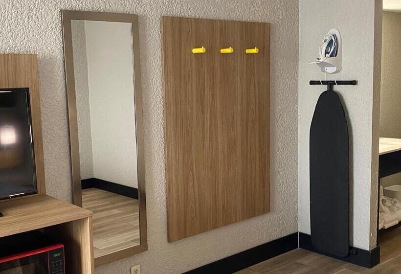 غرفة ديلوكس سرير كينج, Days Inn By Wyndham Fort Pierce Midtown