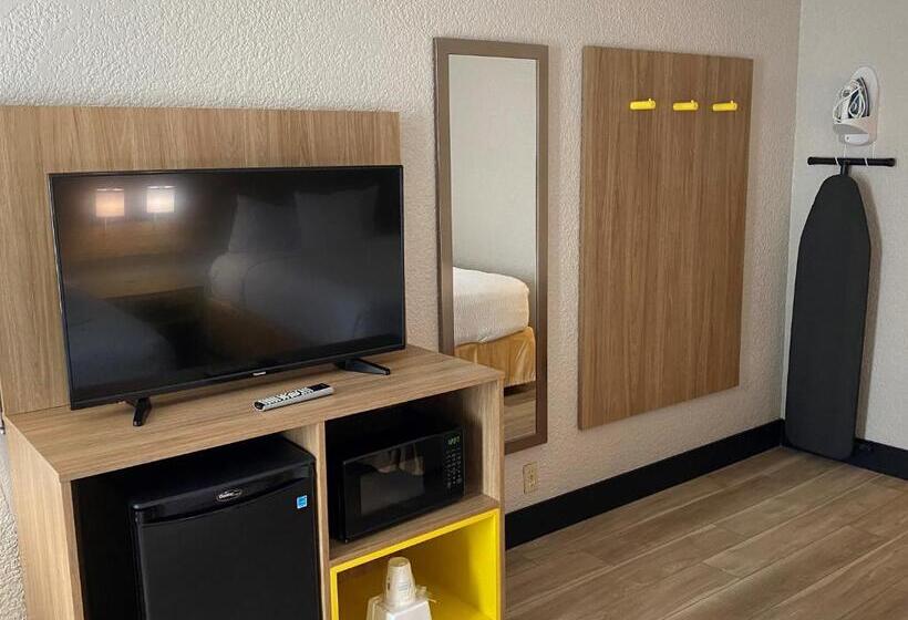 Номер Стандарт Адаптированный для Инвалидов, Days Inn By Wyndham Fort Pierce Midtown