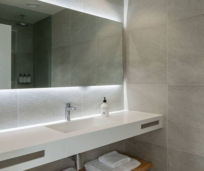 スタンダードルーム, Distrito Oeste