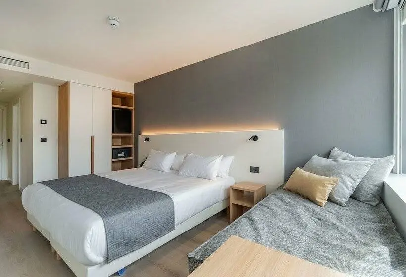 Standard-huone, Distrito Oeste