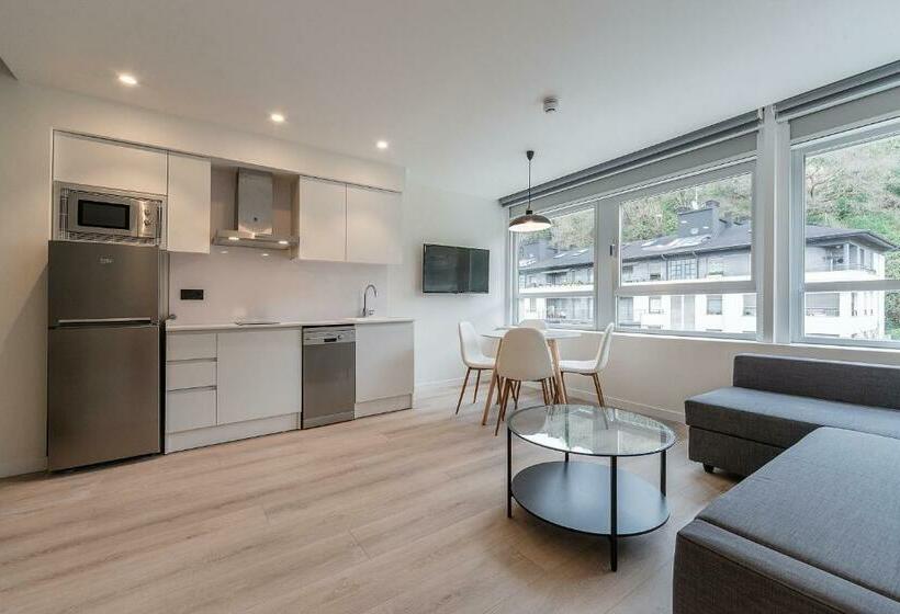 סוויטת דופלקס, Distrito Oeste