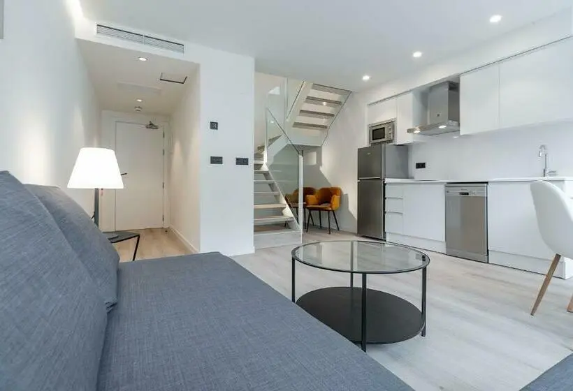 Duplex-sviitti, Distrito Oeste