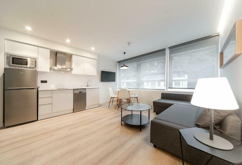 סוויטת דופלקס, Distrito Oeste