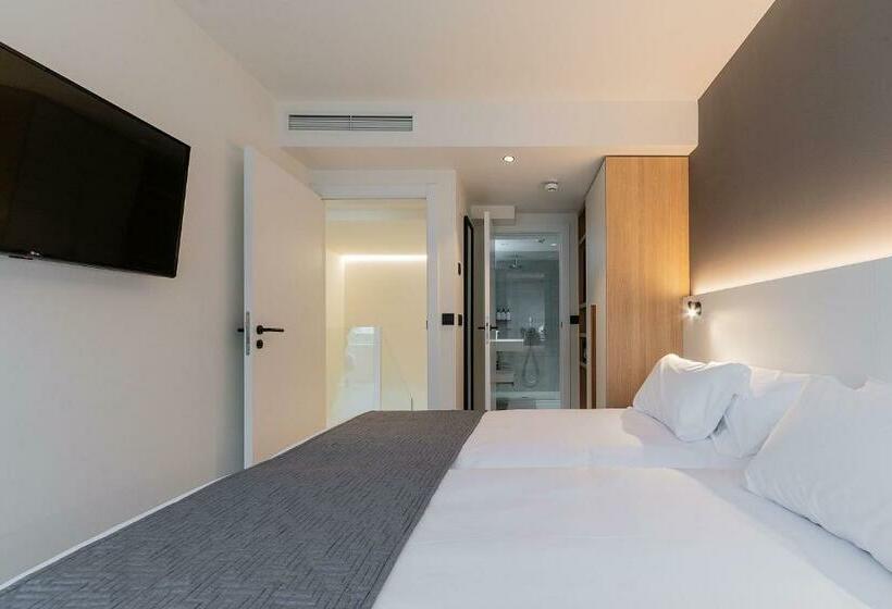 סוויטת דופלקס, Distrito Oeste