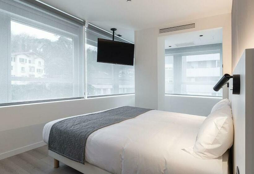 סוויטת דופלקס, Distrito Oeste