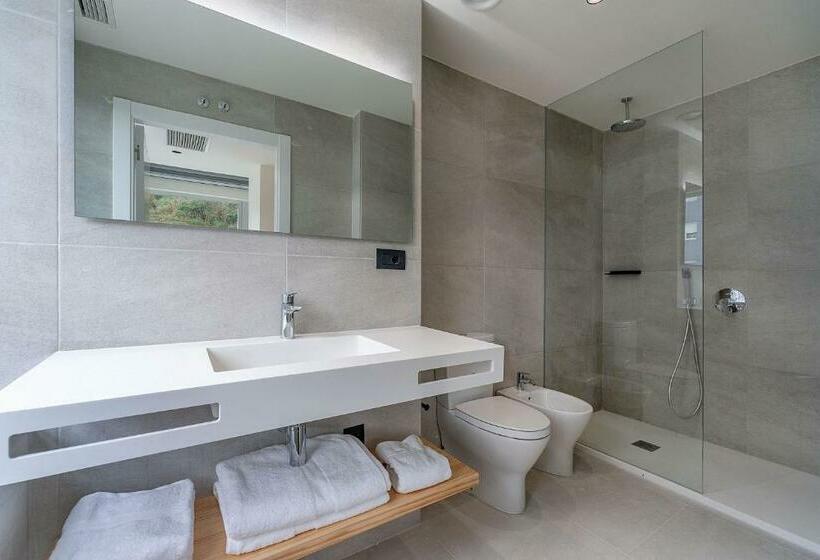 סוויטת דופלקס, Distrito Oeste