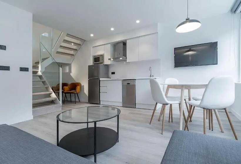 Duplex-sviitti, Distrito Oeste
