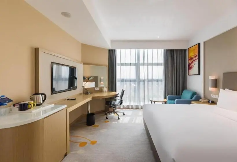 キングサイズベッドのスタンダードルーム, Holiday Inn Express   Liuyang Development Zone, An Ihg