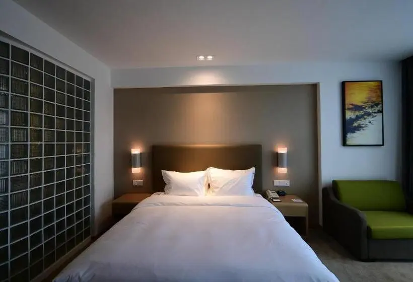 キングサイズベッドのスーペリアルーム, Holiday Inn Express   Liuyang Development Zone, An Ihg