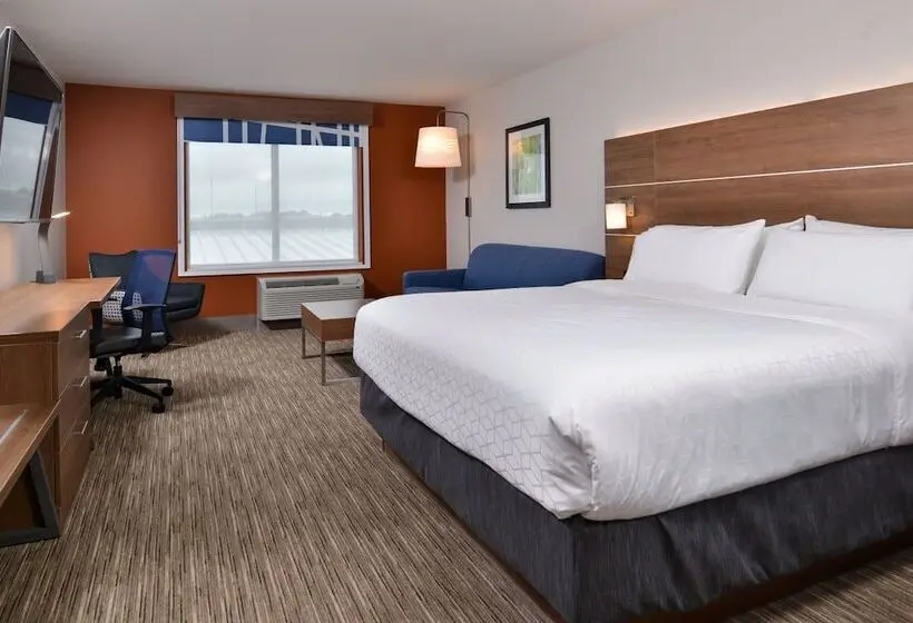 身障者適用スイートルーム, Holiday Inn Express & Suites   Marshalltown, An Ihg