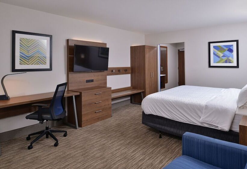 장애인을 위한 스위트, Holiday Inn Express & Suites   Marshalltown, An Ihg