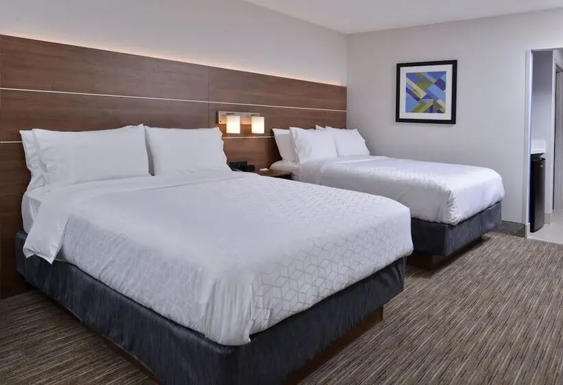 スイート, Holiday Inn Express & Suites   Marshalltown, An Ihg