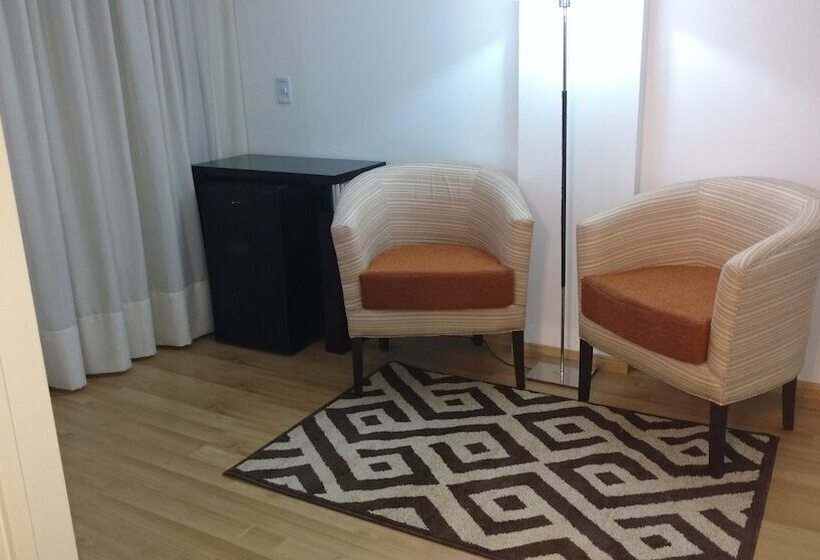 اتاق سوپریور سه تخته, Palermo Bridge