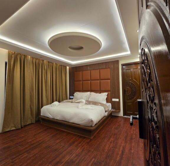 اتاق استاندارد با تخت بزرگ, Premier Pahalgam
