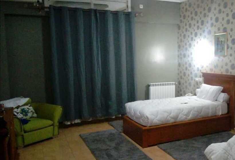 اتاق استاندارد یک نفره, Maraval