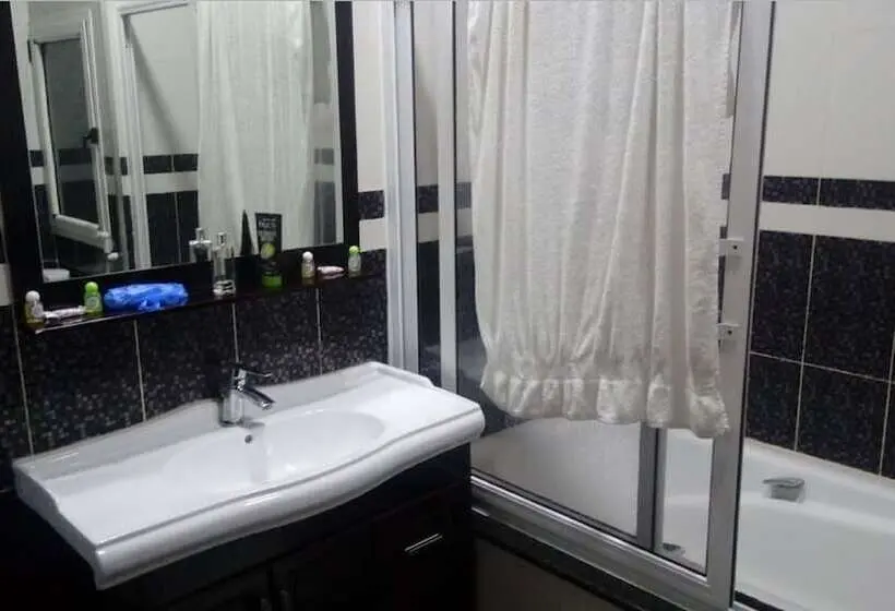 اتاق استاندارد, Maraval
