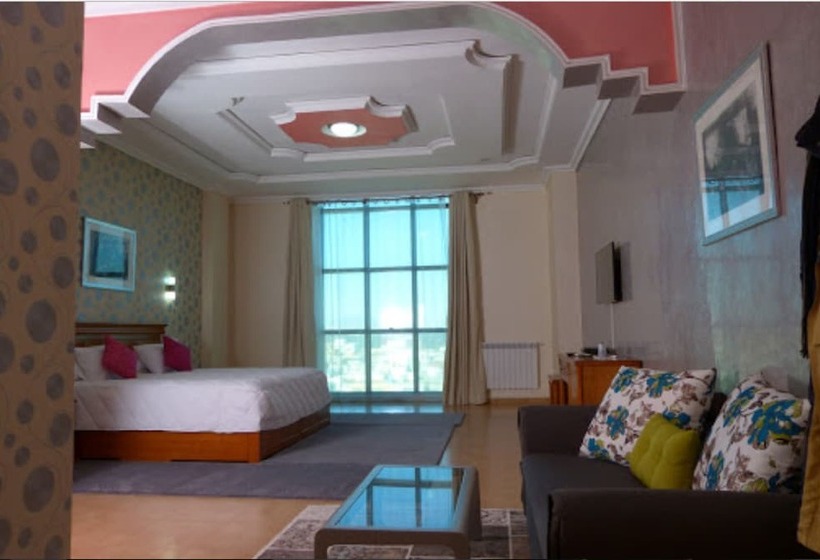 سوییت اجرایی, Maraval