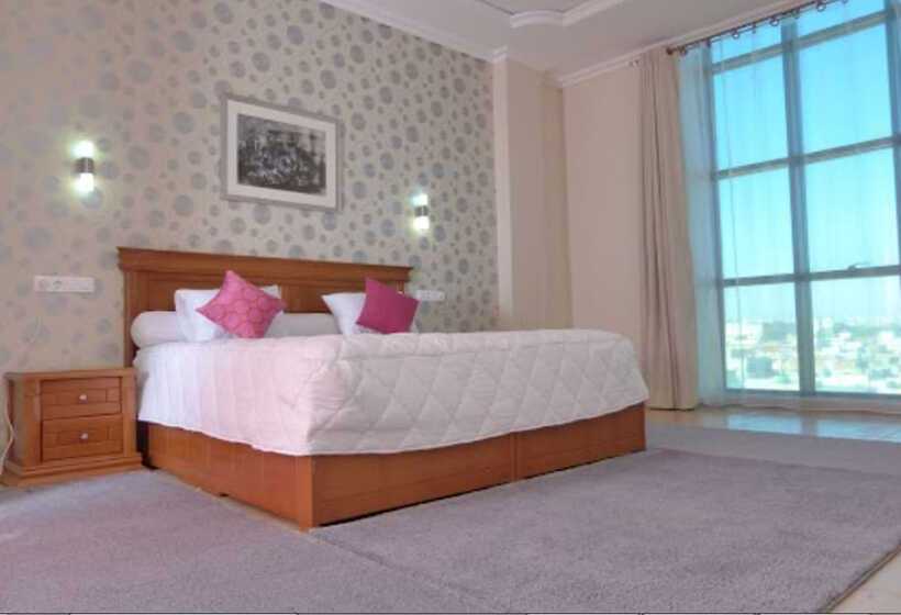 سوییت اجرایی, Maraval