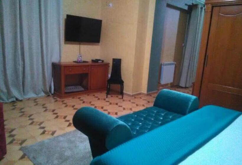 سوییت جونیور, Maraval