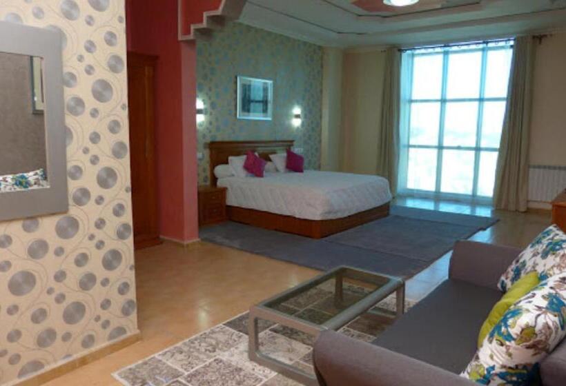 سوییت اجرایی, Maraval