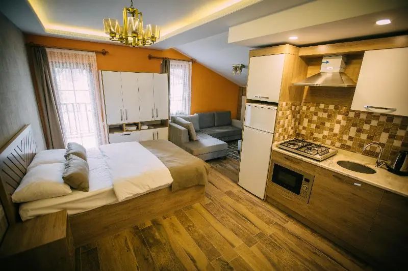 Deluxe-studio, Nova Uzungol