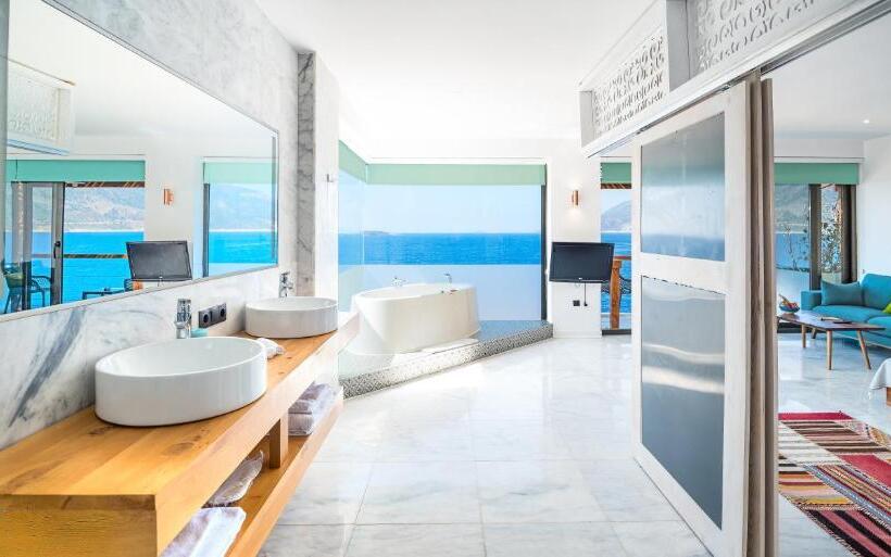 Deluxe Suite Sea View, Mandalina Luxury Suites