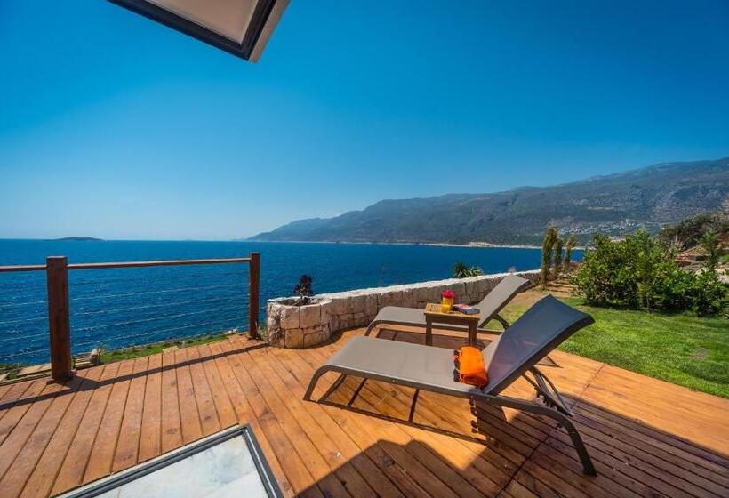 سوئیت با وان آب گرم, Mandalina Luxury Suites