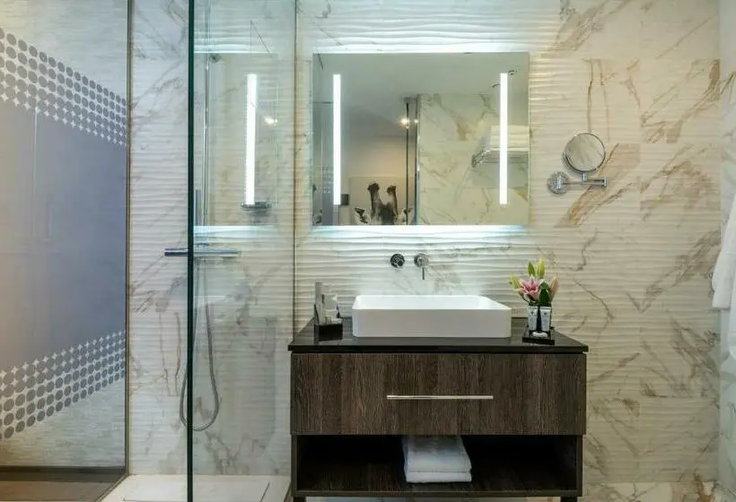اتاق راحتی سه تخته, Nyx Hotel Bilbao By Leonardo Hotels