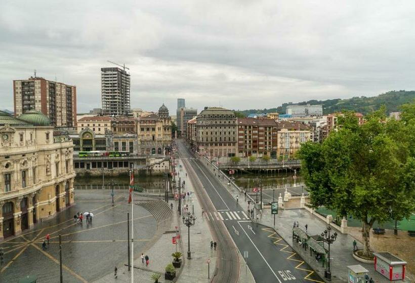 高级三人间, Nyx Hotel Bilbao By Leonardo Hotels