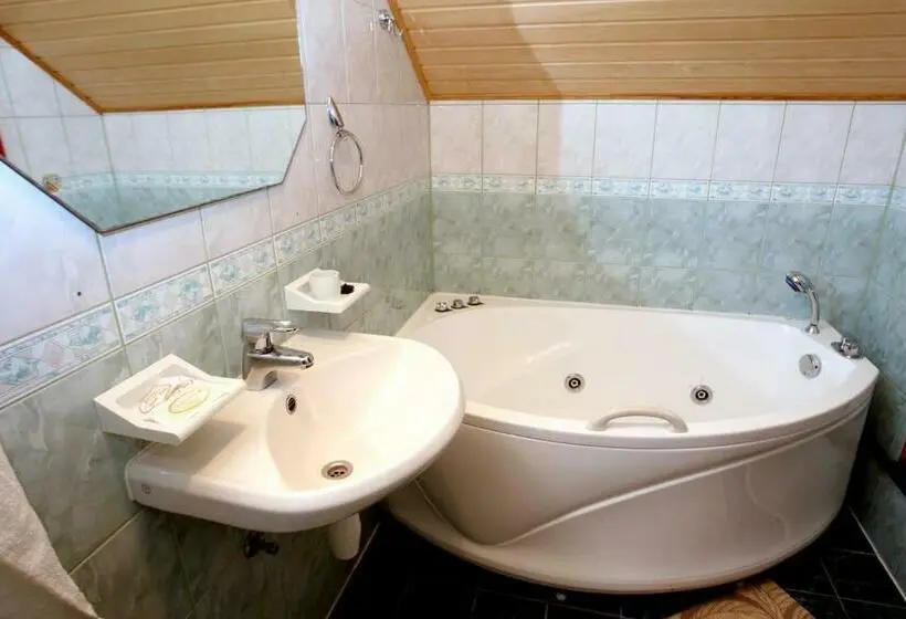 سوییت, Katariina Guesthouse