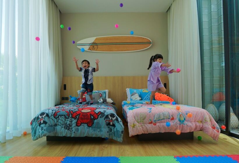 ویلای 2 خوابه, Cross Pattaya Oceanphere   Formerly X2 Pattaya Oceanphere