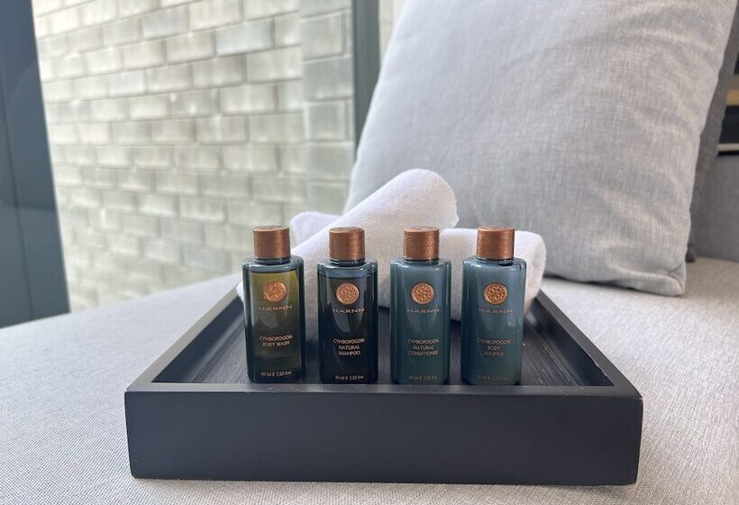 ویلای 4 خوابه, Cross Pattaya Oceanphere   Formerly X2 Pattaya Oceanphere