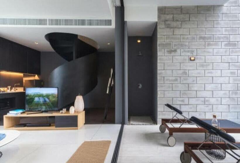 ویلای 2 خوابه, Cross Pattaya Oceanphere   Formerly X2 Pattaya Oceanphere