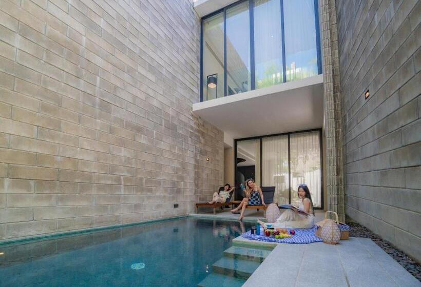 ویلای 4 خوابه, Cross Pattaya Oceanphere   Formerly X2 Pattaya Oceanphere