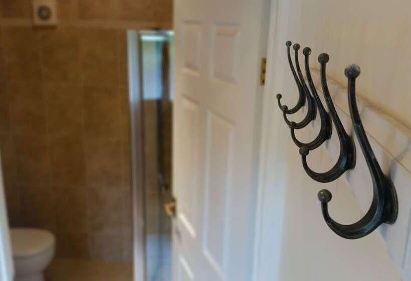 غرفة تنفيذية, Miltons Country Lodge