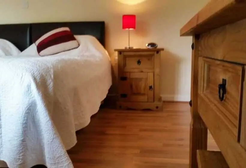 Executive Room, Miltons Country Lodge