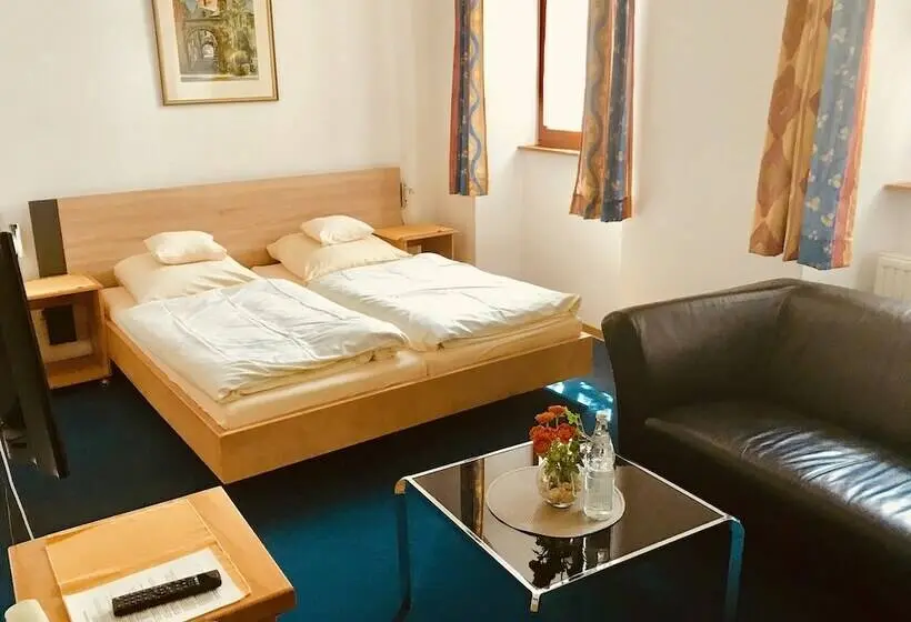 Basic Room, Weingut Dehren