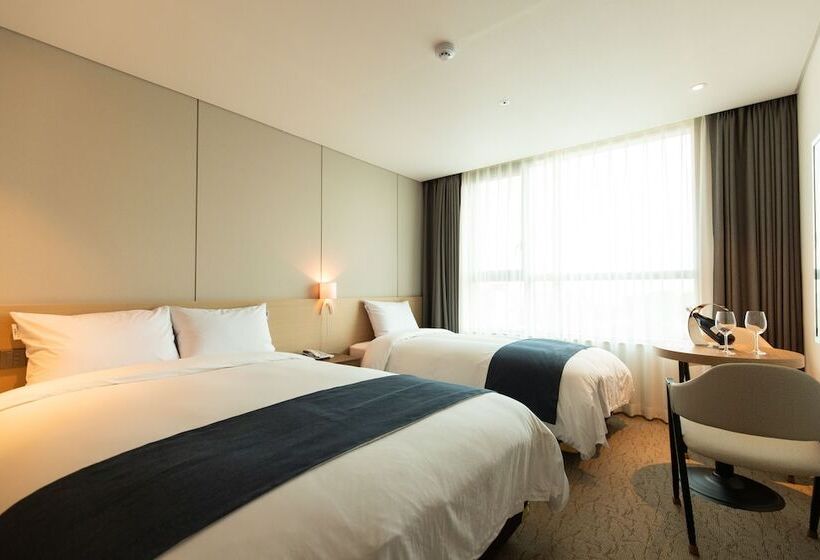 Quarto Familiar, Win Story