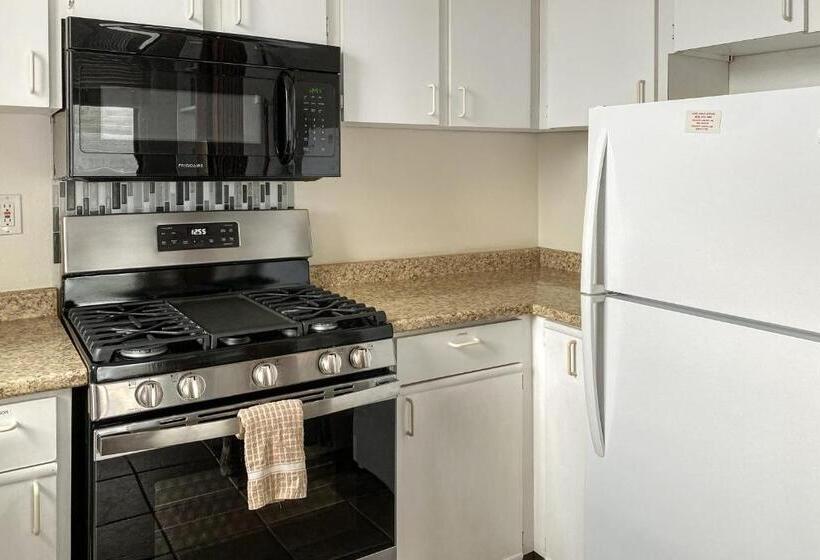 标准工作室, Kihei Akahi