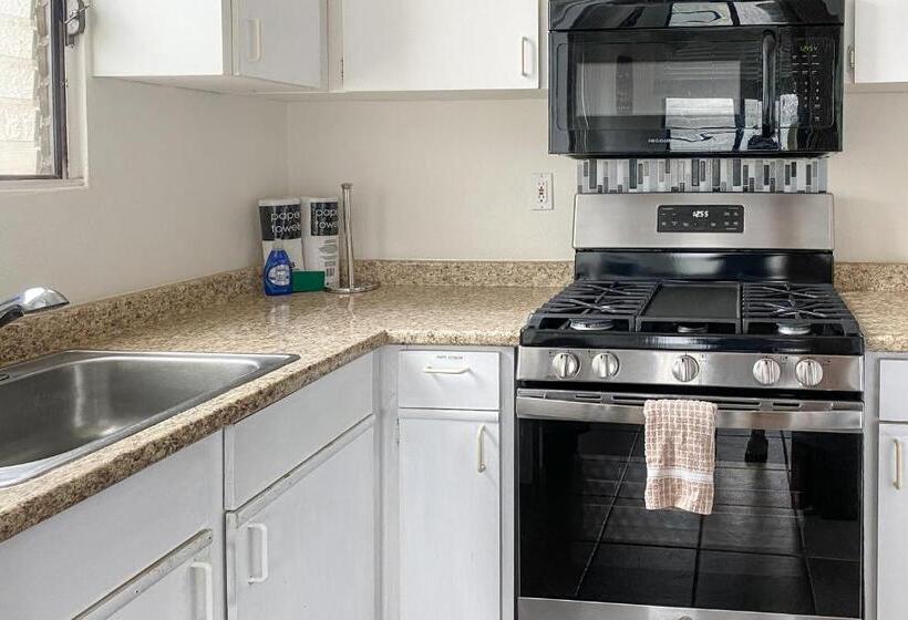 标准工作室, Kihei Akahi