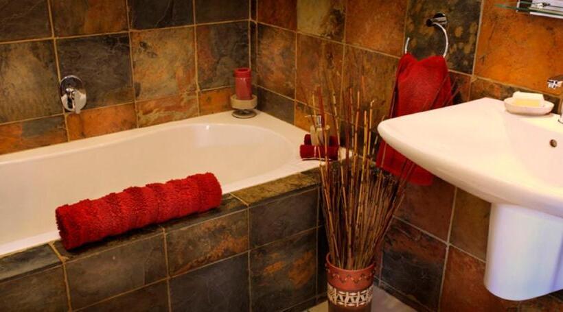 Номер Deluxe, African Breeze Guest House