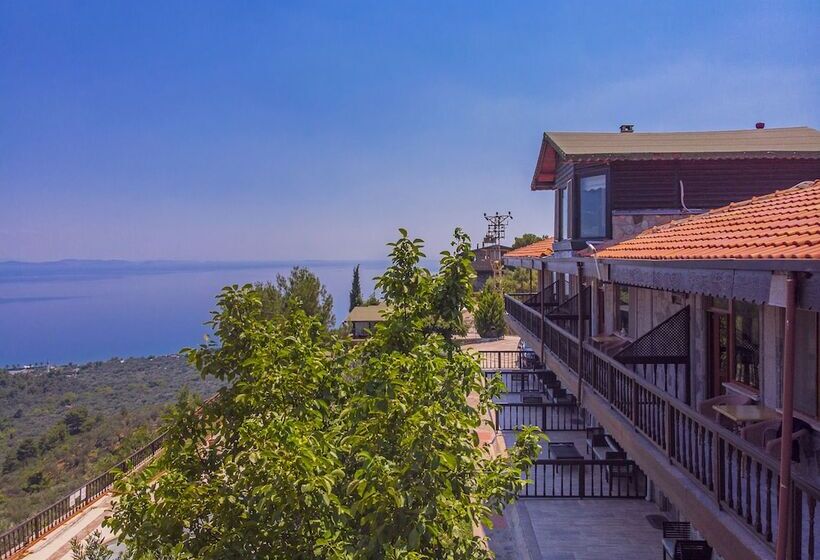 غرفة قياسية ثلاثية, Assos Kartal Yuvasi