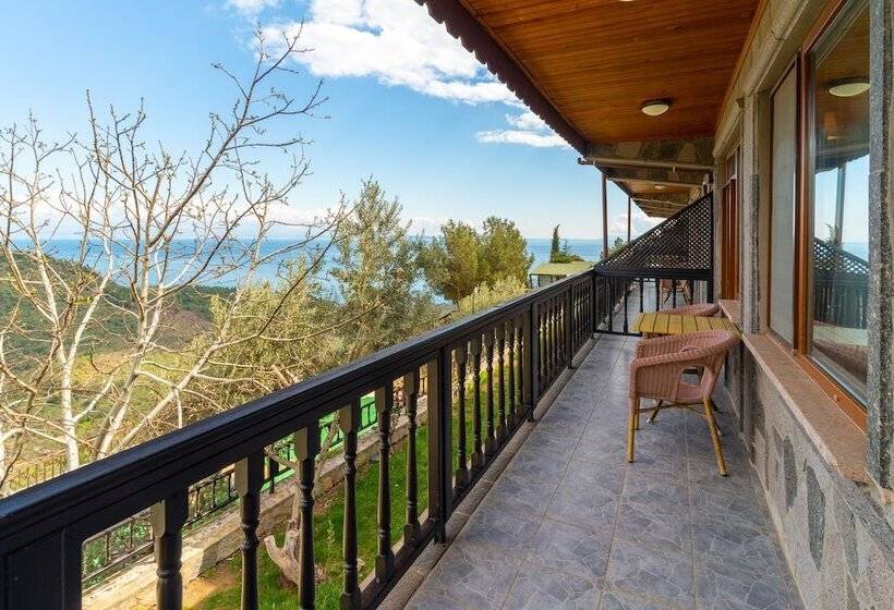 חדר סטנדרט לשלושה, Assos Kartal Yuvasi