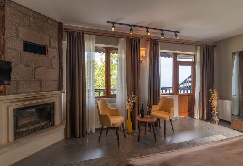 חדר דלוקס לשלושה, Assos Kartal Yuvasi