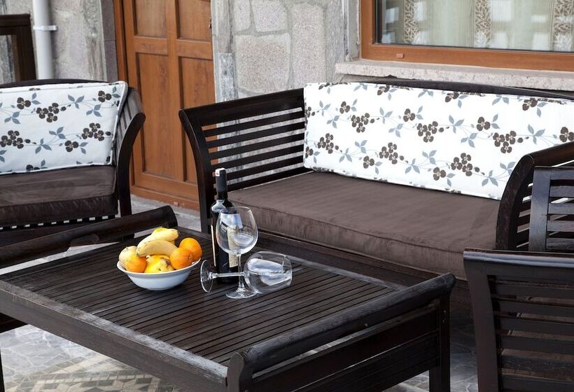 חדר סטנדרט לשלושה, Assos Kartal Yuvasi